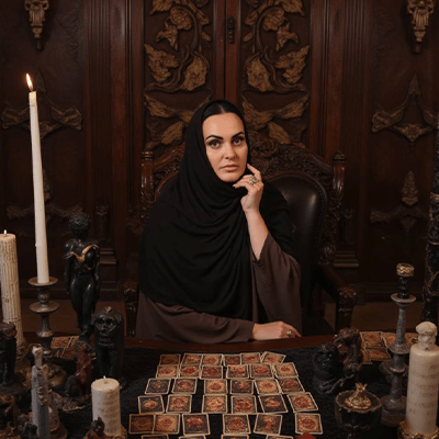 Известная ясновидящая с большим опытом